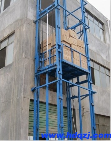 導(dǎo)軌式升降機液壓平臺貨梯